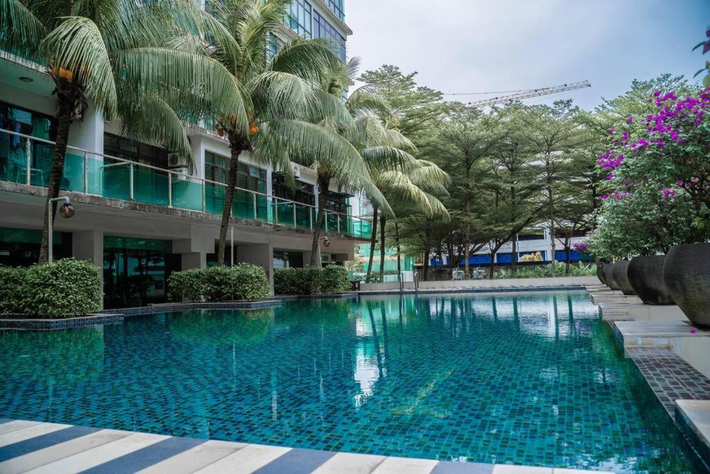 Apartment Mount Austin #palazio A1 Bearbrick 1-2pax #mspro *