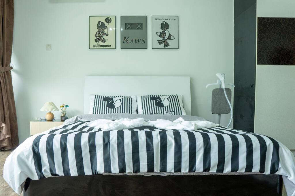 Mount Austin #palazio A1 Bearbrick 1-2pax #mspro *