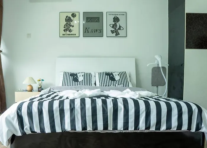Mount Austin #Palazio A1 Studio Bearbrick 1-2Pax #Mspro
